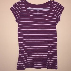 Maroon short sleeve shirt